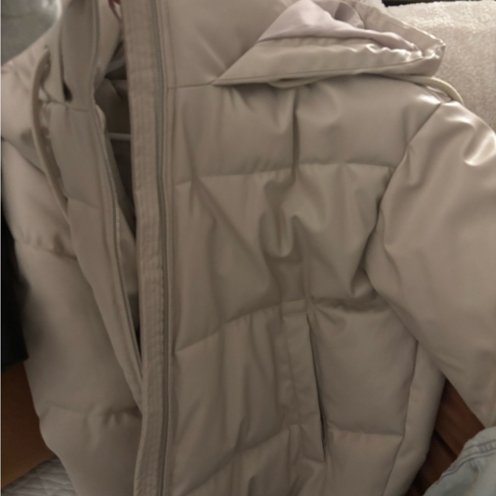 Cream Puffer Jacket with Hood like new only used ones for pictures